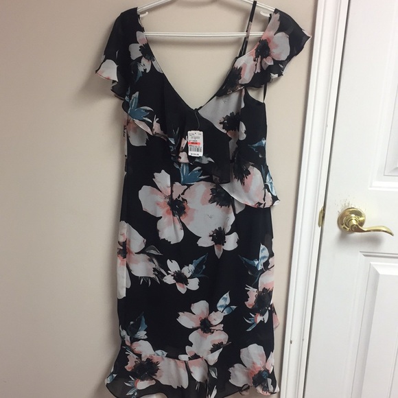 Le Chateau Size M Floral Dress - Picture 3 of 5